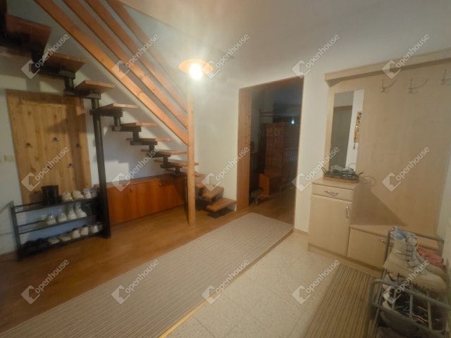 Eladó családi ház, Győrságon 82 M Ft, 5 szobás