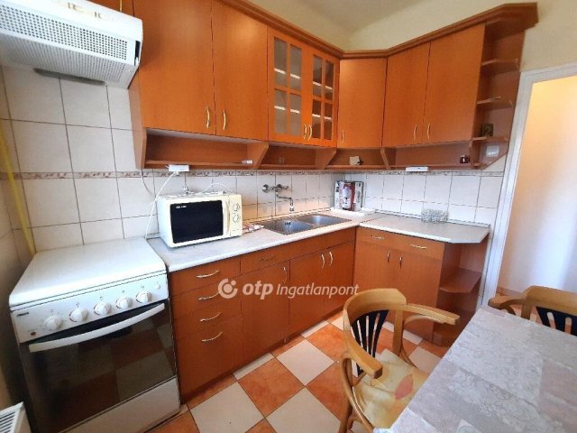 Eladó téglalakás, Tiszakécskén 31.99 M Ft, 2+1 szobás