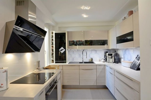 Eladó panellakás, Kecskeméten 66 M Ft, 2 szobás