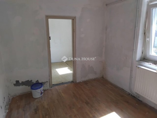 Eladó családi ház, Kecskeméten 20 M Ft, 5 szobás