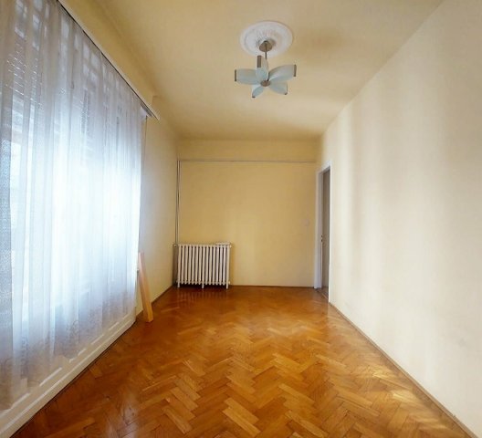 Eladó téglalakás, XIII. kerületben, Hollán Ernő utcában