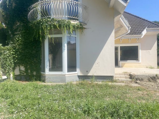 Eladó családi ház, Mosonmagyaróváron 99.9 M Ft, 5 szobás