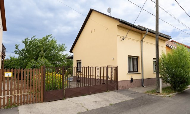 Eladó családi ház, Budapesten, XVIII. kerületben 79.9 M Ft