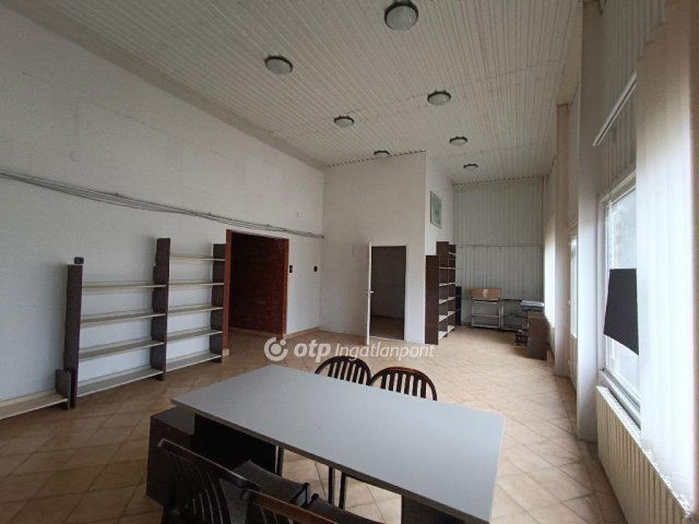 Eladó ipari ingatlan, Herceghalomon 80 M Ft / költözzbe.hu