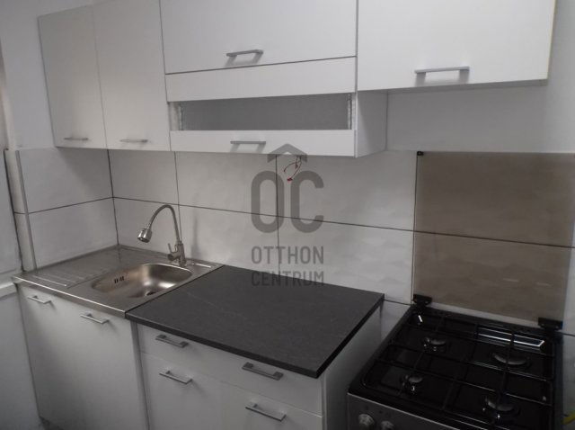 Eladó téglalakás, Pápán 34.9 M Ft, 2 szobás