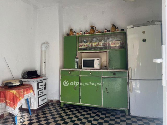 Eladó családi ház, Pázmándon 43 M Ft, 2+1 szobás