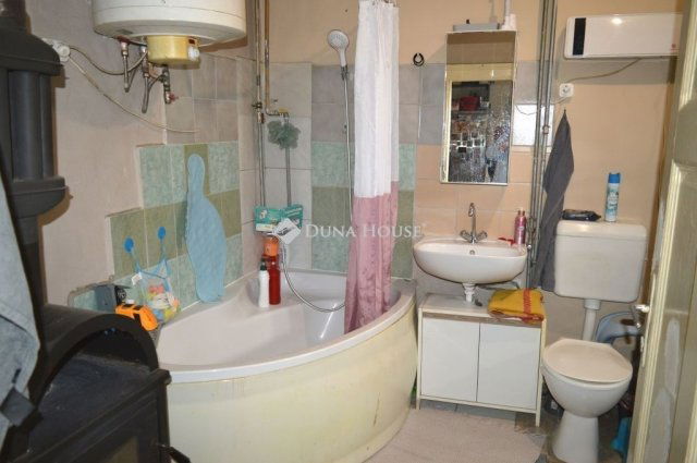 Eladó családi ház, Debrecenben 85 M Ft, 5 szobás