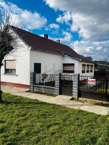 Eladó családi ház, Barcson 24.99 M Ft, 2 szobás