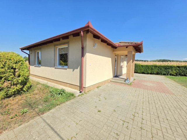Eladó családi ház, Vásárosbécen 39.99 M Ft, 3 szobás