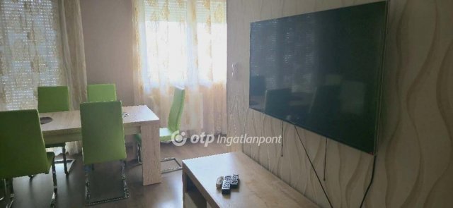 Kiadó téglalakás, albérlet, Debrecenben 325 E Ft / hó