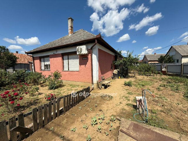 Eladó családi ház, Nagykállóban 22.5 M Ft, 3 szobás