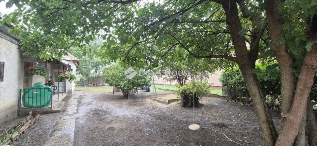 Eladó családi ház, Sárbogárdon 16.8 M Ft, 2 szobás