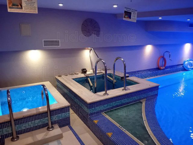 Eladó hotel, Fonyódon 1800 M Ft, 35 szobás / költözzbe.hu