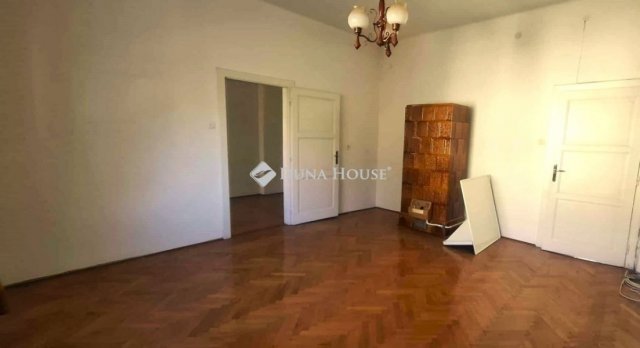 Eladó téglalakás, Szombathelyen 38 M Ft, 2 szobás