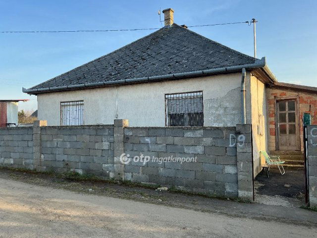 Eladó családi ház, Nagykállóban 22.6 M Ft, 2 szobás