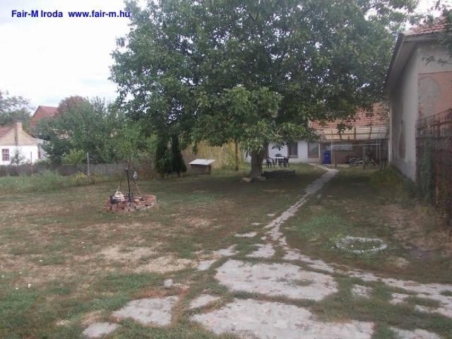 Eladó családi ház, Hódmezővásárhelyen 5.99 M Ft, 2 szobás
