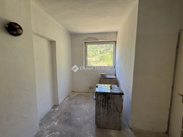 Eladó családi ház, Pécsváradon 25.5 M Ft, 3 szobás