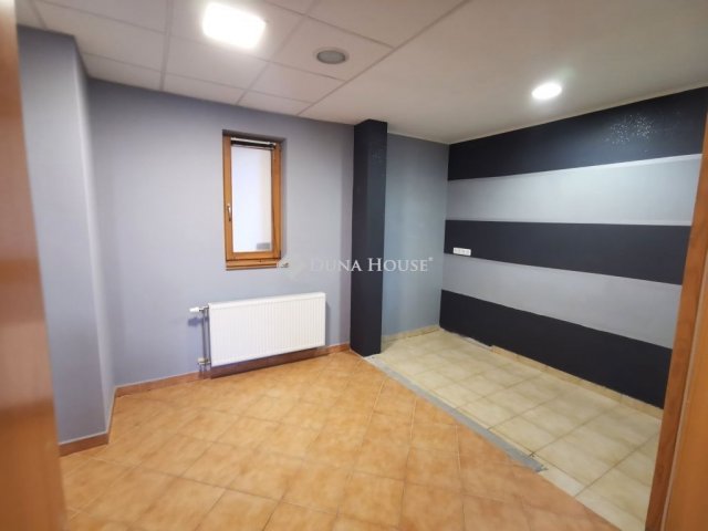 Eladó téglalakás, Dorogon 52.99 M Ft, 3 szobás