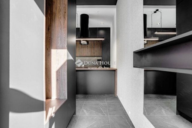 Eladó téglalakás, Pécsett 79.9 M Ft, 2 szobás