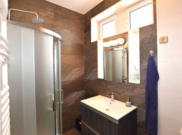 Kiadó családi ház, albérlet, Debrecenben 800 E Ft / hó