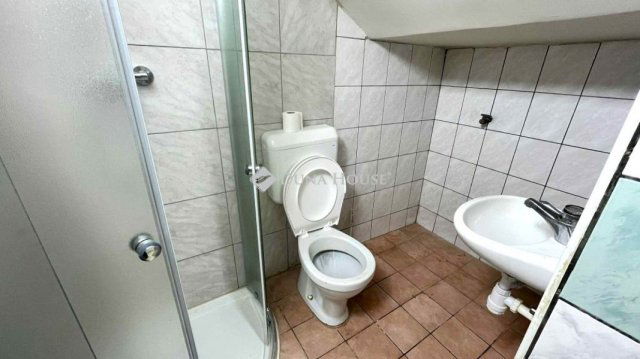 Eladó családi ház, Szombathelyen 69.99 M Ft, 6 szobás