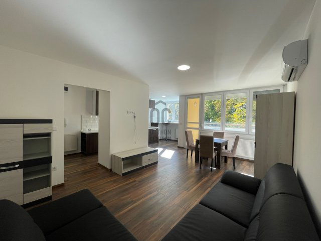 Eladó téglalakás, Debrecenben 97 M Ft, 2 szobás