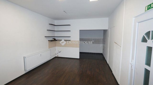 Kiadó üzlethelyiség, Zalaegerszegen, Tüttőssy Ferenc utcában