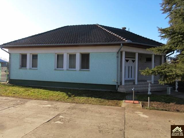 Eladó ipari ingatlan, Hernádon 480 M Ft / költözzbe.hu