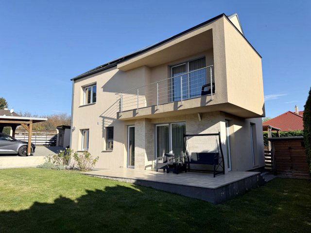 Eladó ikerház, Gödöllőn 149.9 M Ft, 5 szobás