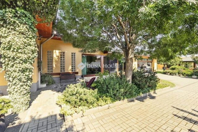 Eladó családi ház, Lajosmizsén 125 M Ft, 3 szobás