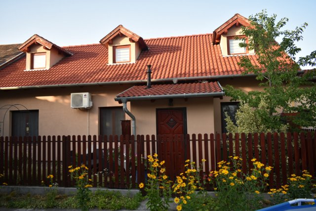 Eladó családi ház, Budapesten, XX. kerületben, Rózsás utcában