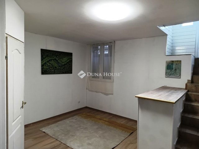 Eladó téglalakás, Budapesten, VIII. kerületben, Százados úton
