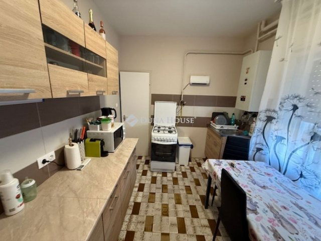 Eladó családi ház, Vecsésen 71.5 M Ft, 3 szobás