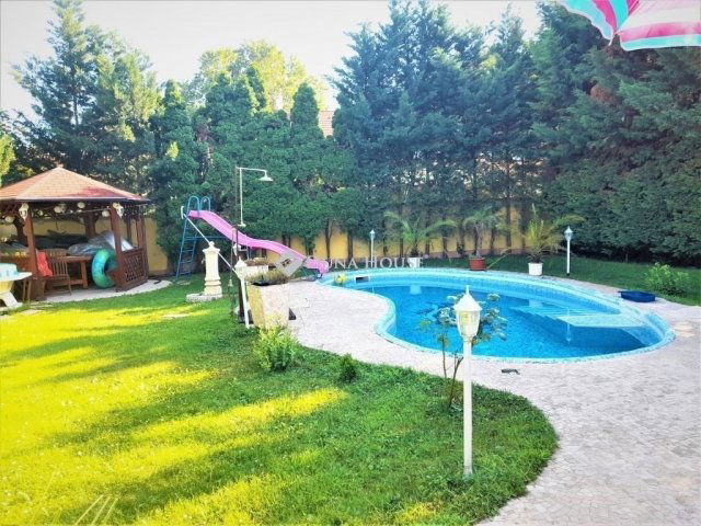 Eladó családi ház, Budapesten, XV. kerületben 253 M Ft