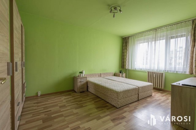 Eladó panellakás, Szegeden 44.99 M Ft, 2 szobás