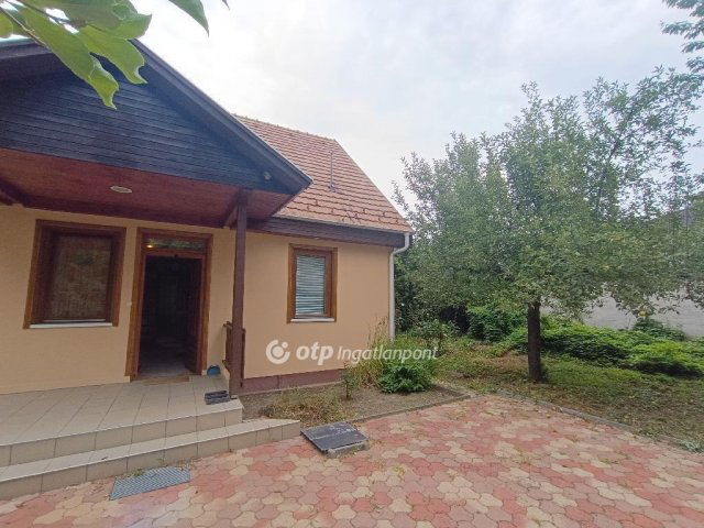 Eladó családi ház, Szigetszentmiklóson 89.4 M Ft, 5+1 szobás