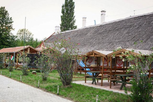 Eladó üzlethelyiség, Nemesvitán 1200 M Ft / költözzbe.hu