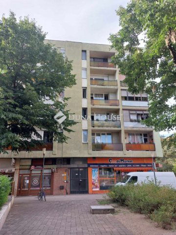 Kiadó téglalakás, albérlet, Pécsett, Ybl Miklós utcában