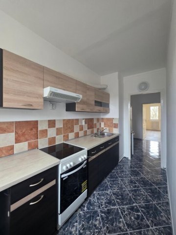 Eladó panellakás, Ajkán 41.59 M Ft, 2 szobás