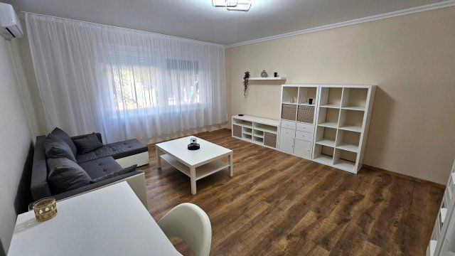 Kiadó téglalakás, albérlet, Szegeden, Petőfi Sándor sugárúton
