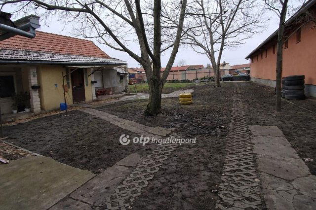 Eladó családi ház, Jászberényben 24.9 M Ft, 2+2 szobás