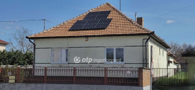 Eladó családi ház, Hosszúpályin 55.9 M Ft, 3 szobás
