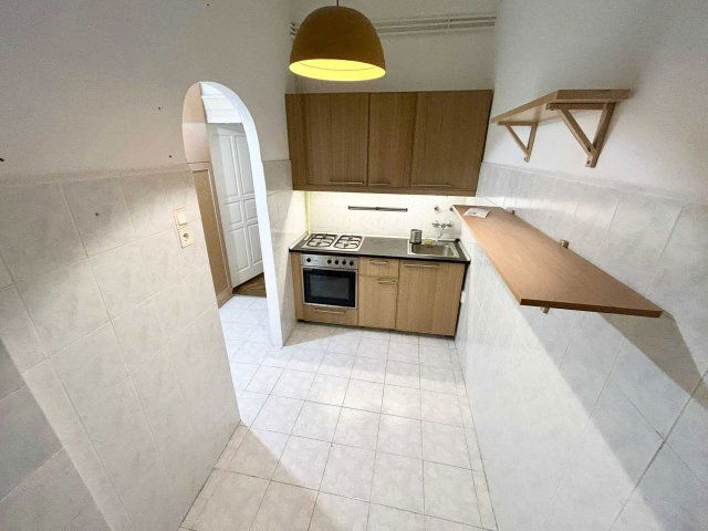 Kiadó téglalakás, albérlet, VI. kerületben, Paulay Ede utcában