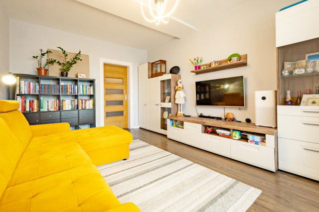 Eladó panellakás, Debrecenben 71.9 M Ft, 3 szobás