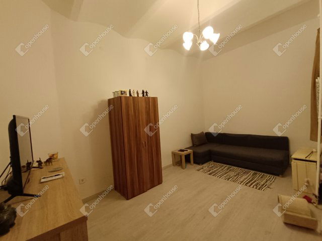Eladó téglalakás, Sopronban 22 M Ft, 1 szobás