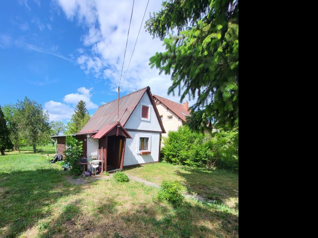 Eladó nyaraló, Balatonszabadiban, Nefelejcs utcában 35.9 M Ft