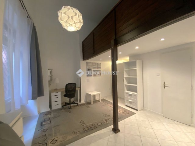 Eladó téglalakás, Budapesten, V. kerületben, Havas utcában