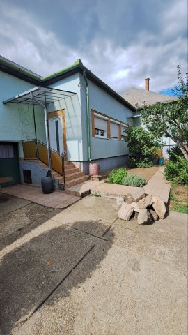 Eladó családi ház, Gödöllőn 98.5 M Ft, 3 szobás