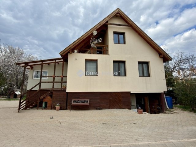 Eladó családi ház, Csopakon 68 M Ft, 5 szobás