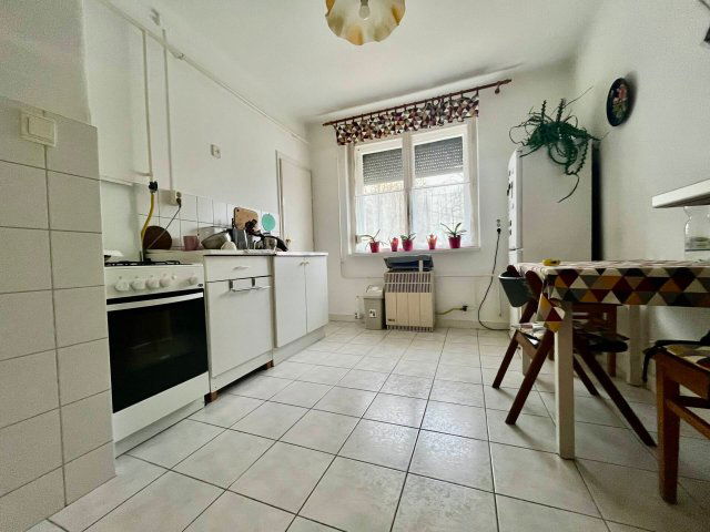 Eladó téglalakás, Gyulán 40.5 M Ft, 2 szobás